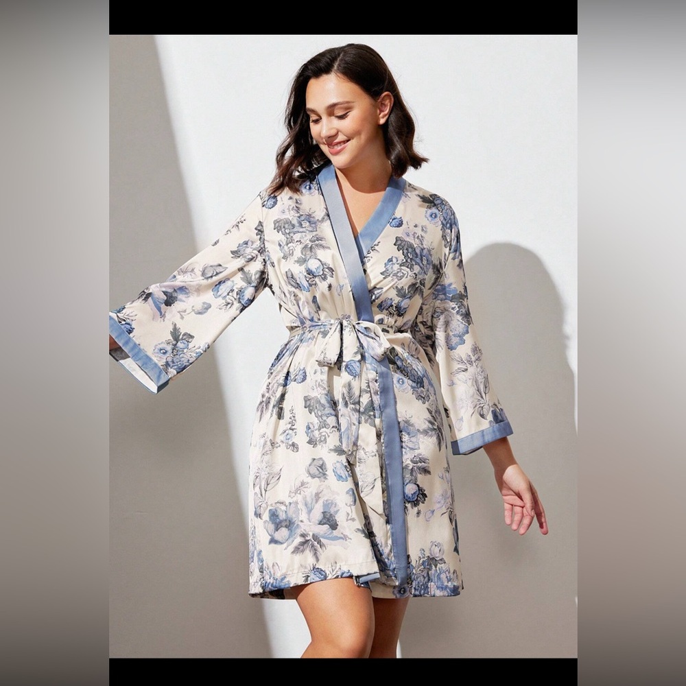 Floral Pattern Satin Robe